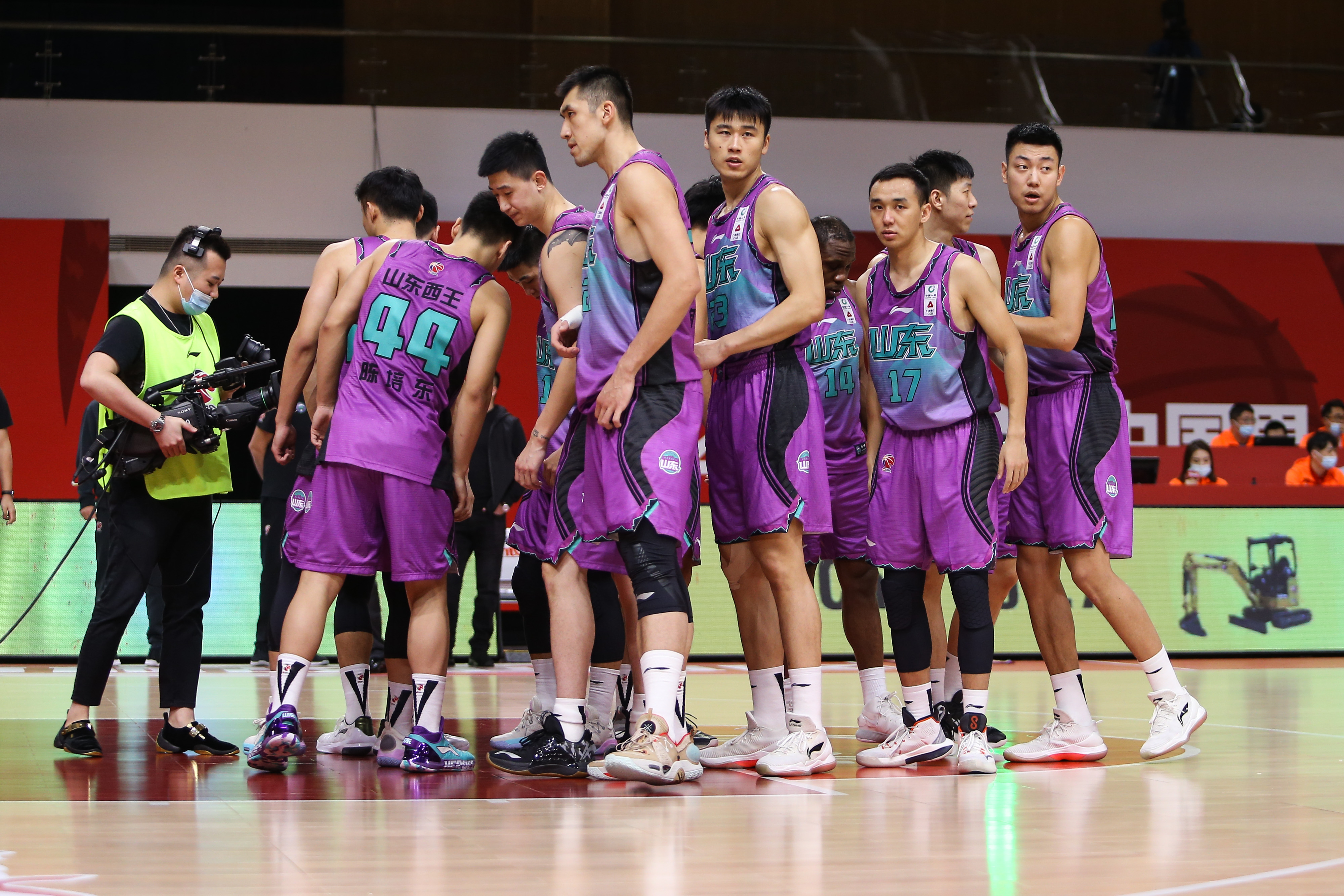山东男篮内部会议纪要流出——赛前止住颓势，德甲使命明确，资深球员宣示担当的简单介绍-开云